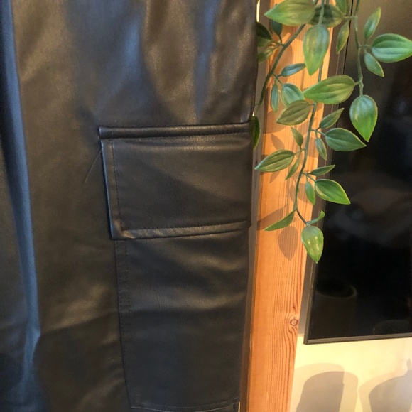 ZARA Faux Leather Pants. Size S - Picture 3 of 10